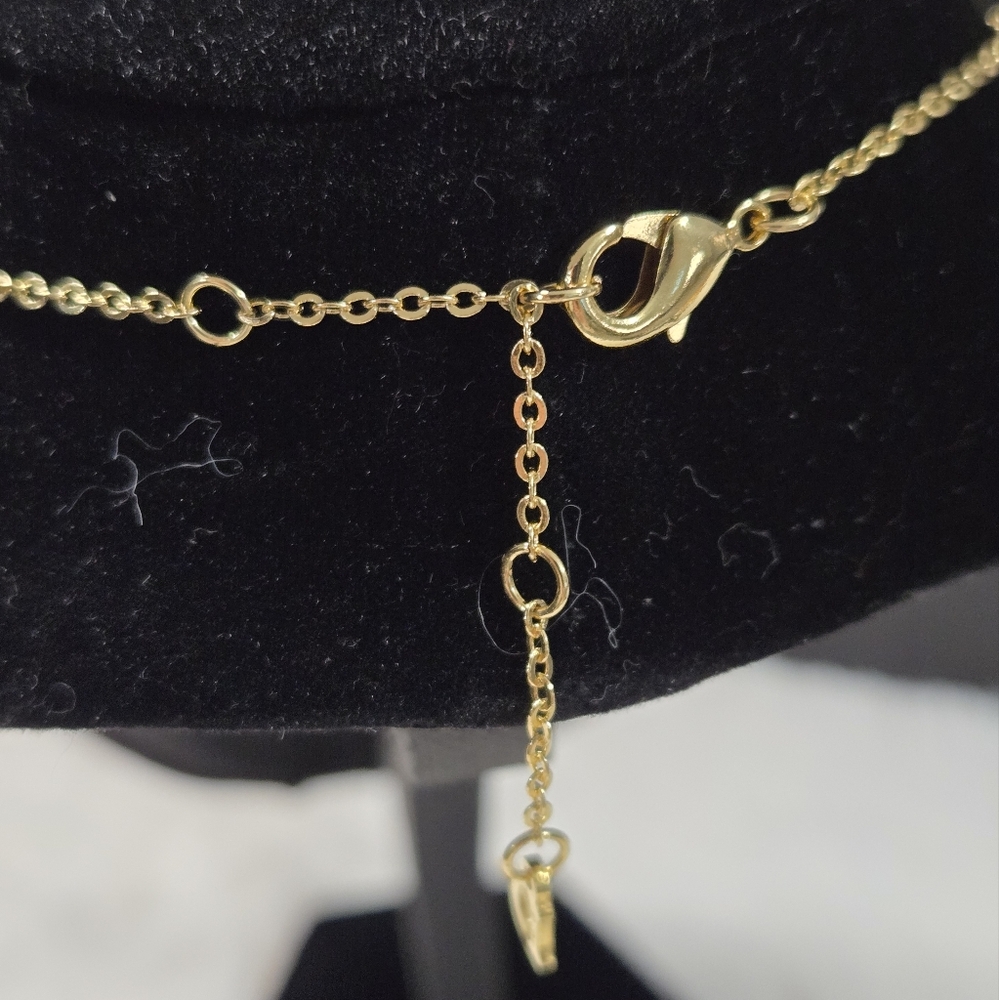 🔥🔥 Dior Gold Letter Necklace SOLD OUT RARE! 🔥 - Picture 4 of 8